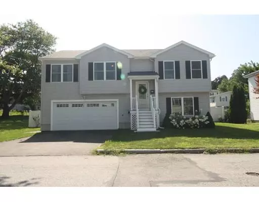 52 Rollins St, Lawrence, MA 01841