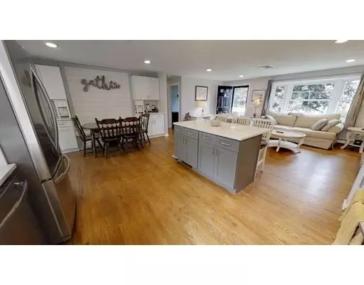 Yarmouth, MA 02675,25 Clinton Dr