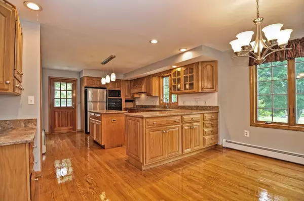 Upton, MA 01568,25 Main Street