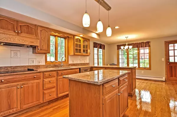 Upton, MA 01568,25 Main Street