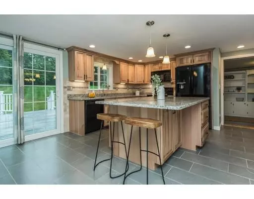 Charlton, MA 01507,5 J Hammond Rd