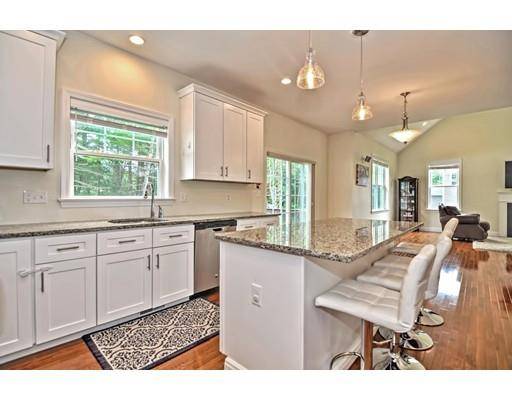 Upton, MA 01568,2 Blueberry Ln