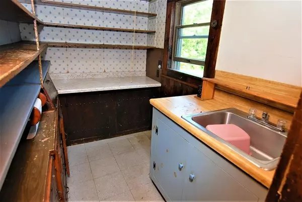 Southampton, MA 01073,63 East St