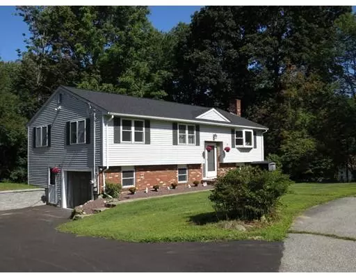 1 Greenleaf Cir, Merrimac, MA 01860