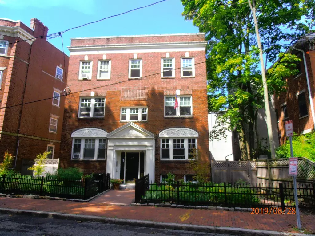 Cambridge, MA 02139,39 Lee Street #1B