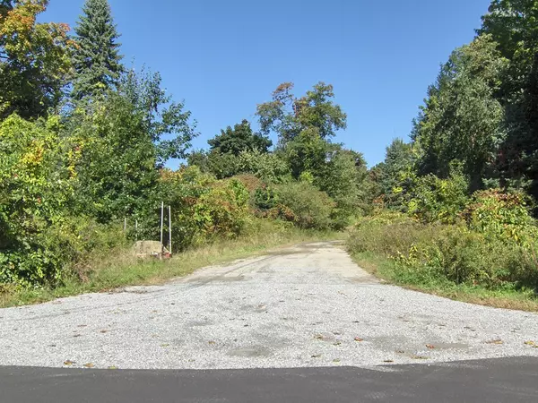 5 Chestnut St, Lunenburg, MA 01462