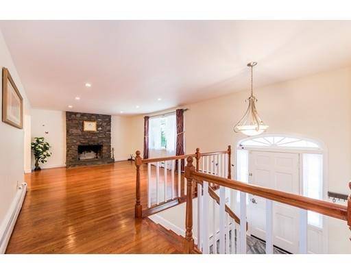 Dedham, MA 02026,201 Common St