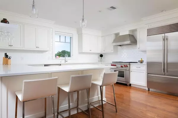 Brookline, MA 02446,27 Summit Ave #27
