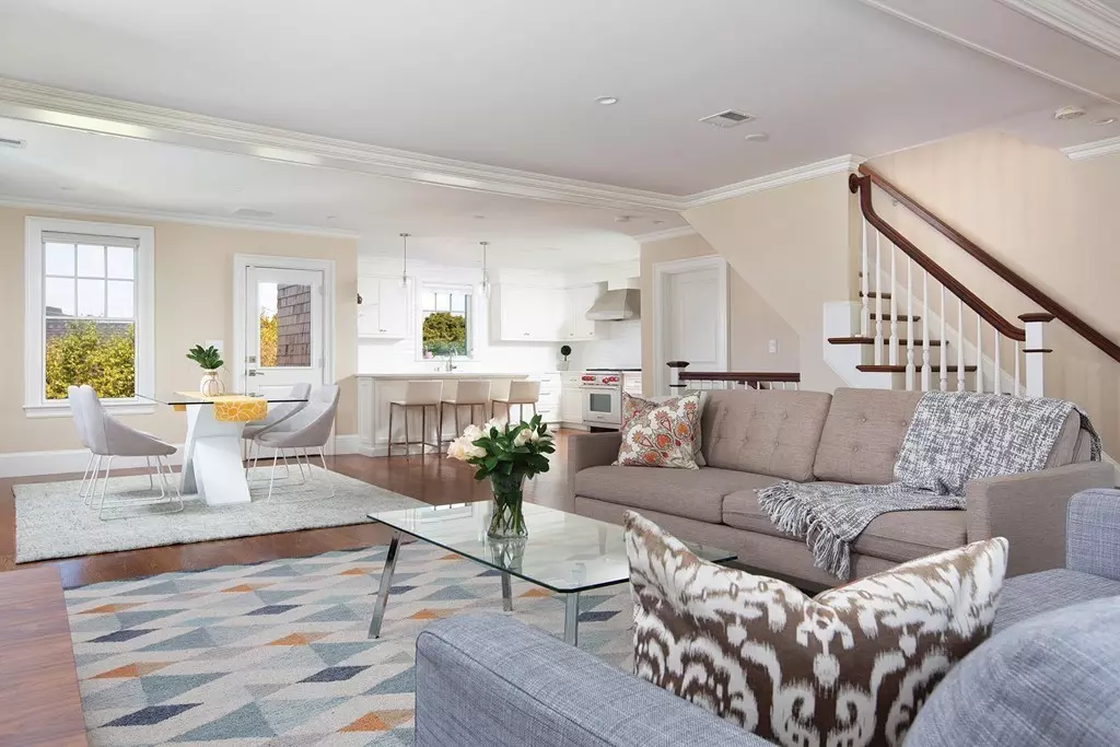 Brookline, MA 02446,27 Summit Ave #27
