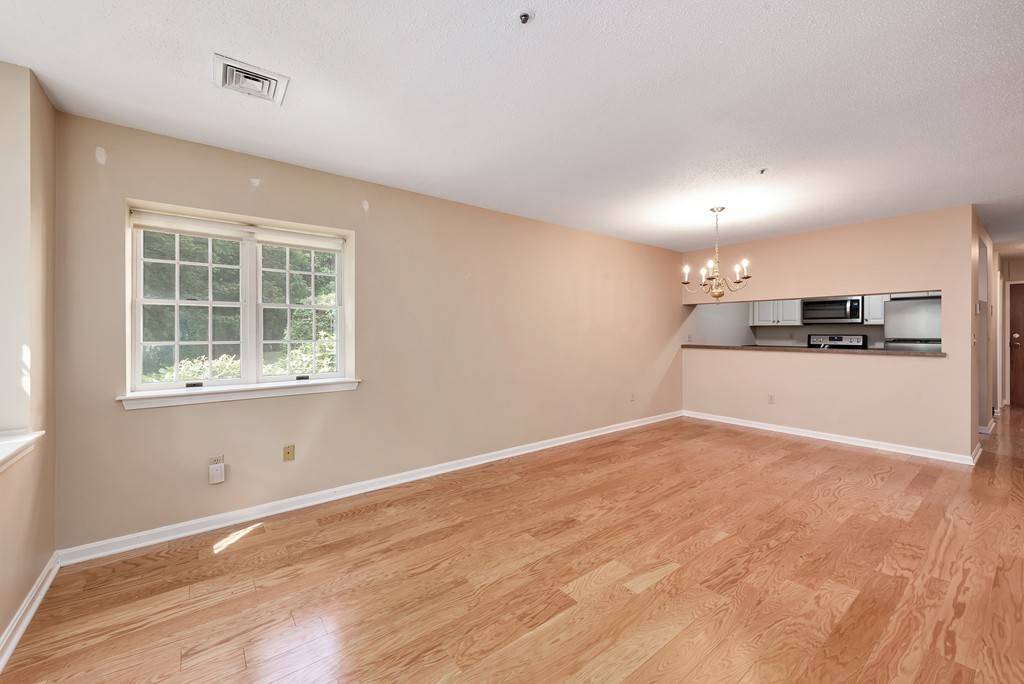 North Andover, MA 01845,148 Main St #K125