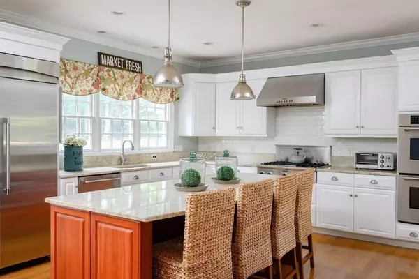 Hingham, MA 02043,3 Lily Pond Lane