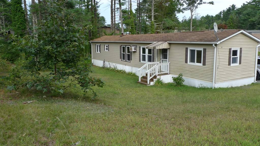 50 Pipers Way, Carver, MA 02330