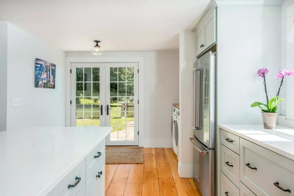 Newbury, MA 01951,161 High Road