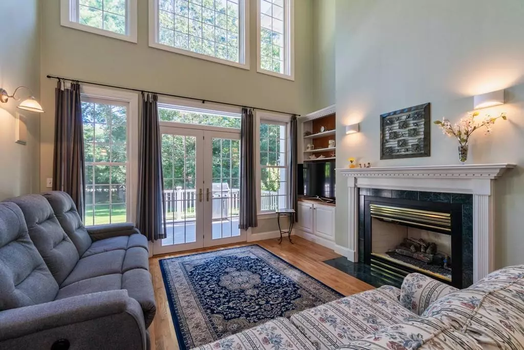 Westport, MA 02790,1 Appletree Lane