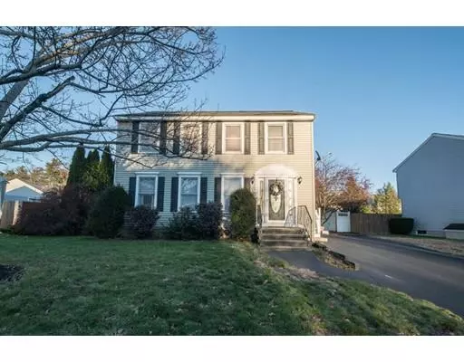 105 Wimbledon Crossing, Dracut, MA 01826