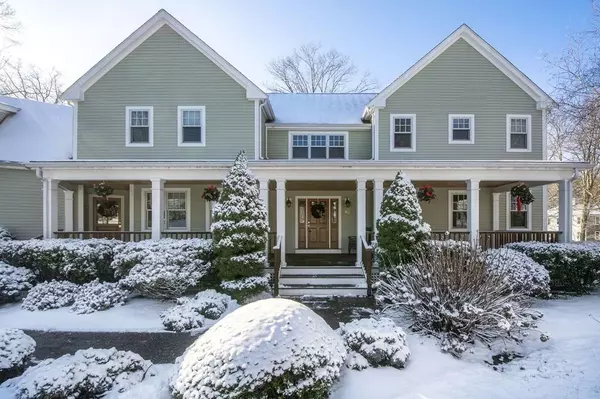 40 Ledgewood Dr, Cohasset, MA 02025