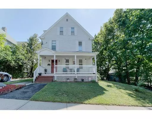 174 Locust St, Holyoke, MA 01040