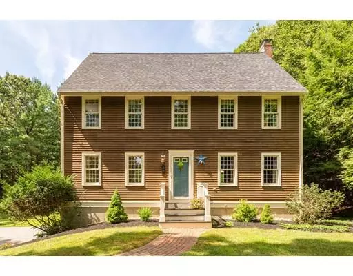 21 Elizabeth St, Amesbury, MA 01913