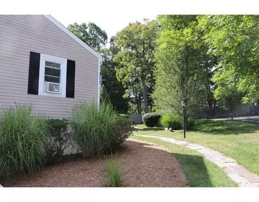 Milton, MA 02186,143 Robbins St