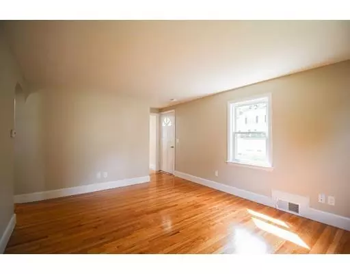 Wakefield, MA 01880,84 Redfield Rd