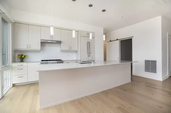 Hingham, MA 02043,10 Shipyard Drive #412
