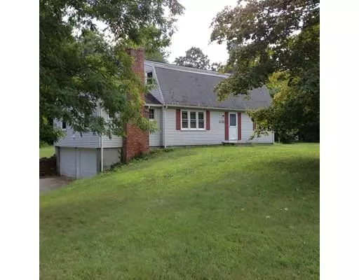 320 N Loomis St, Southwick, MA 01077