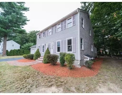 Rockland, MA 02370,22 Nobscot Brook Ln