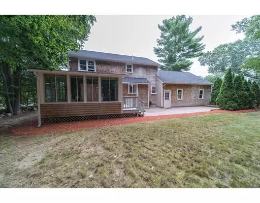 Rockland, MA 02370,22 Nobscot Brook Ln