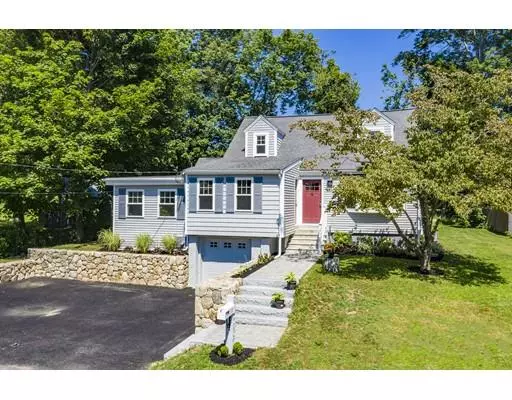 6 Buttonwood Ln, Cohasset, MA 02025