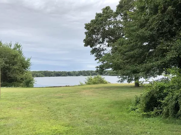 Westport, MA 02790,324 Robert St.