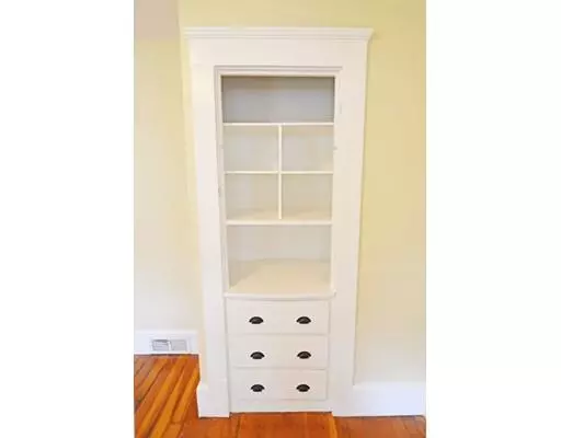 East Longmeadow, MA 01028,32 Hazelhurst Avenue