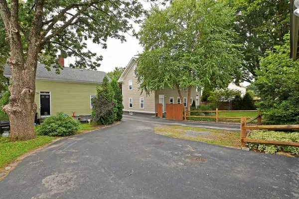 Cumberland, RI 02864,12 East Barrows Street