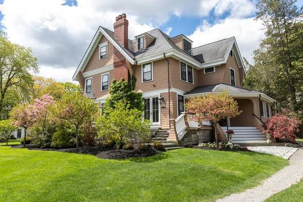 31 Brook St, Wellesley, MA 02482