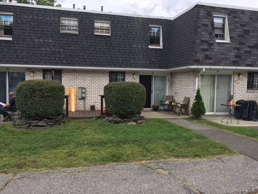 Greenfield, MA 01301,37 Princeton Ter #37