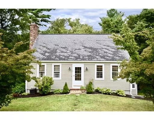 6 Michelle Ln, Mattapoisett, MA 02739