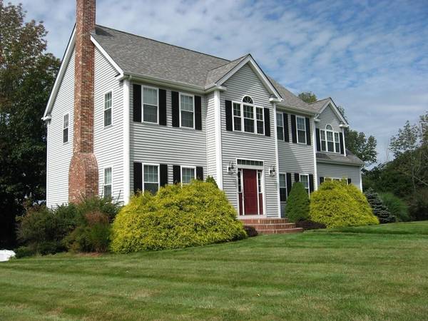 6 Fox Run, Sturbridge, MA 01566