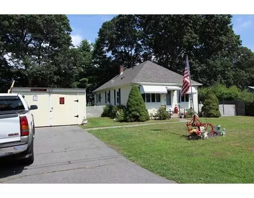 35 Primrose Dr, Seekonk, MA 02771