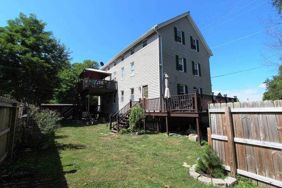 29 Nobert St, Warren, RI 02885