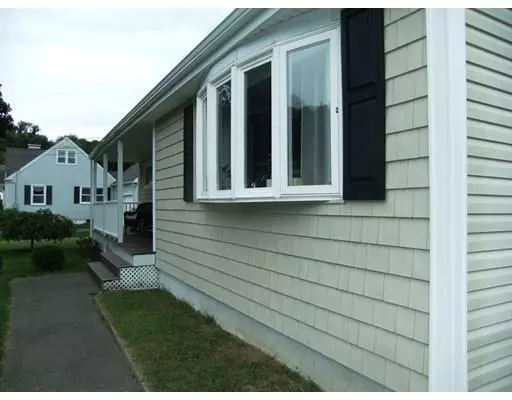 Agawam, MA 01001,94 Florida Dr