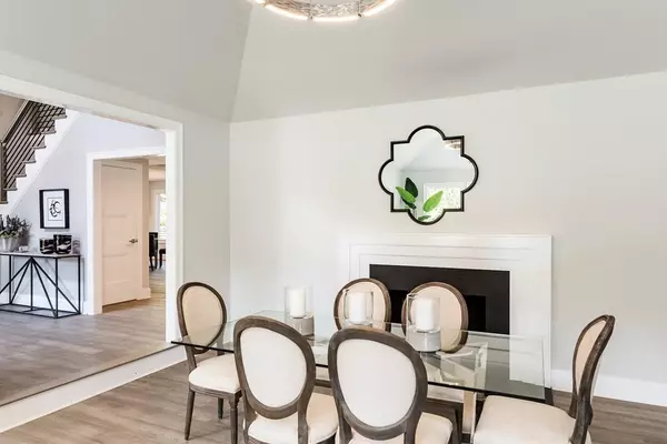 Brookline, MA 02467,186 Laurel Rd