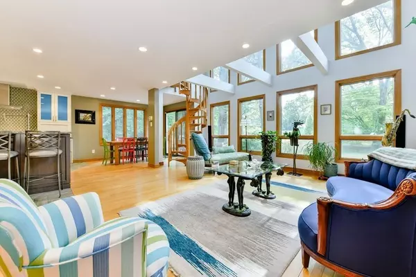 Milton, MA 02186,52 Cushing Rd