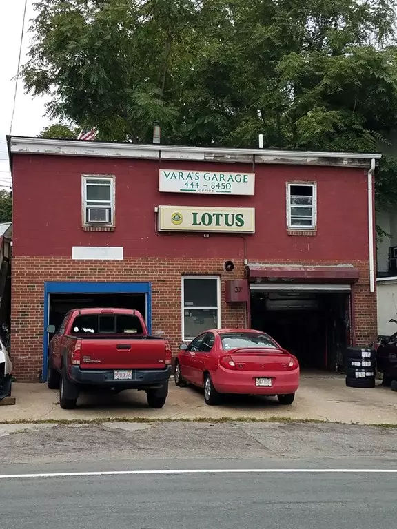 37 Central Ave, Needham, MA 02494