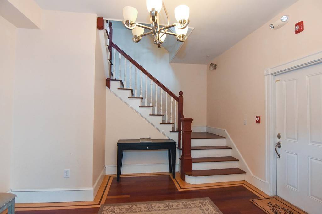 Somerville, MA 02143,6 Highland Avenue #3