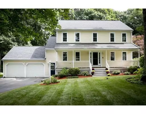 5 Old Farm Cir, Shrewsbury, MA 01545