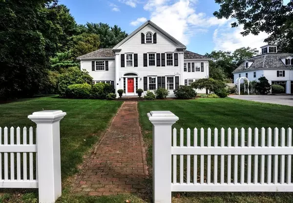 265 Washington St, Duxbury, MA 02332