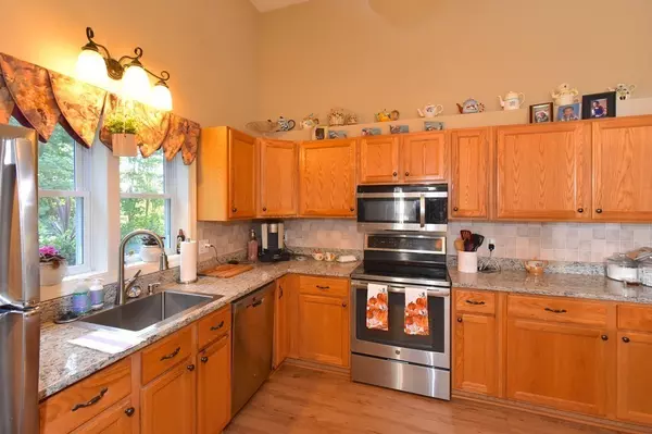 Charlton, MA 01507,20 Highfield Rd #B