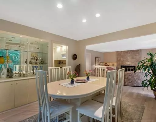 Lincoln, MA 01773,11 Oak Meadow