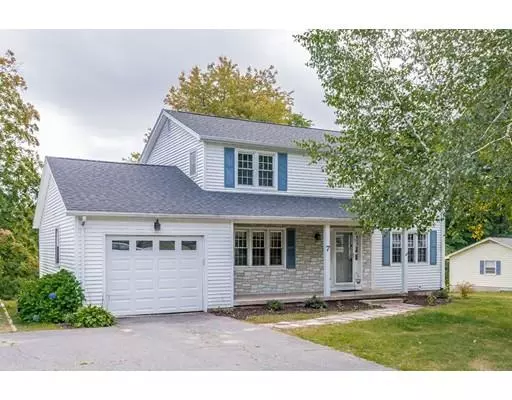 7 Kimberly Dr, Southwick, MA 01077