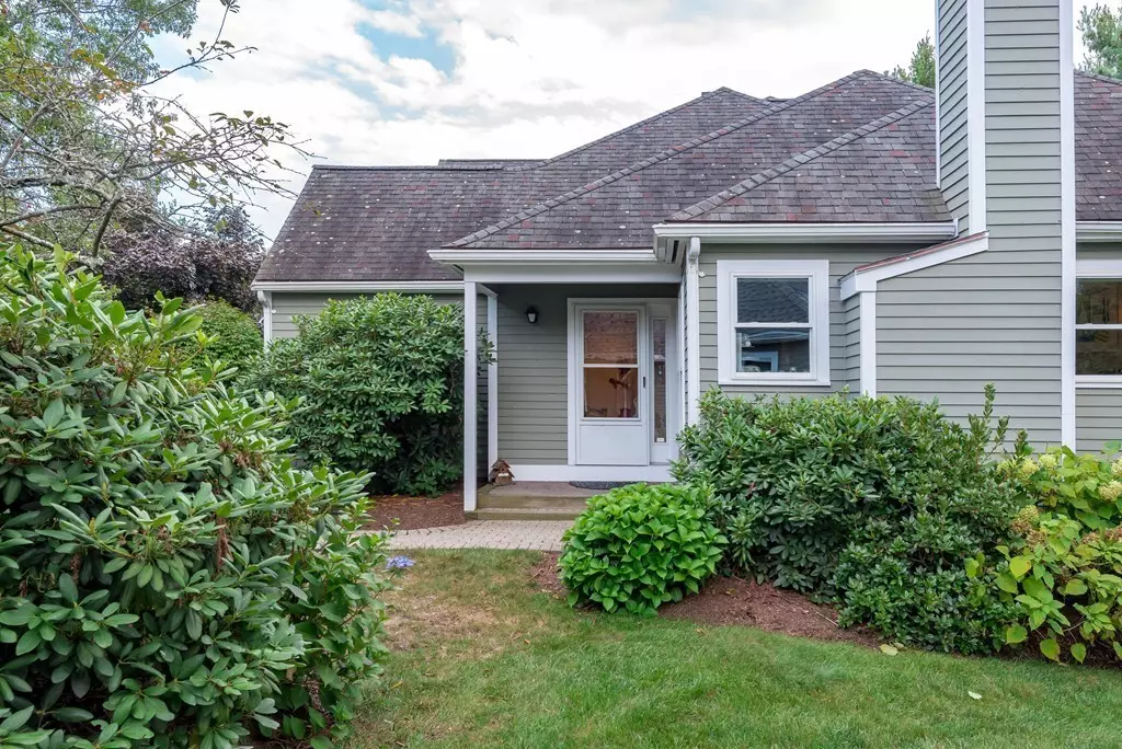 Waltham, MA 02452,264 Bishops Forest Dr #264