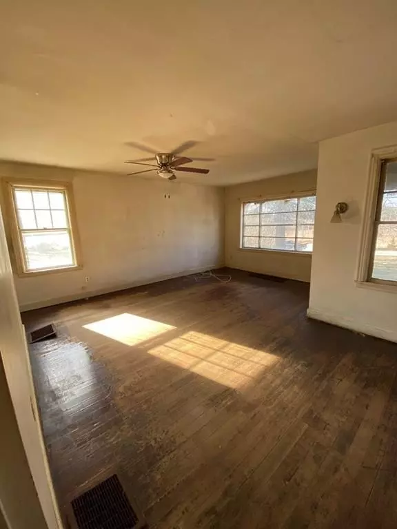 Tiverton, RI 02878,1500 Crandall Road